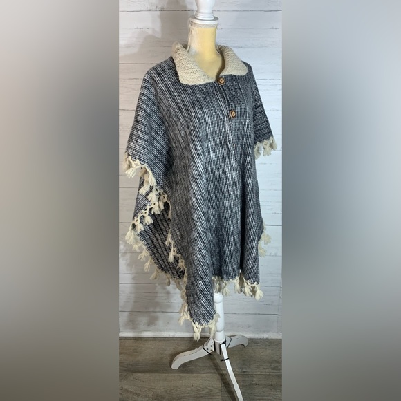 Womens fringe shawl poncho one size - Picture 5 of 11